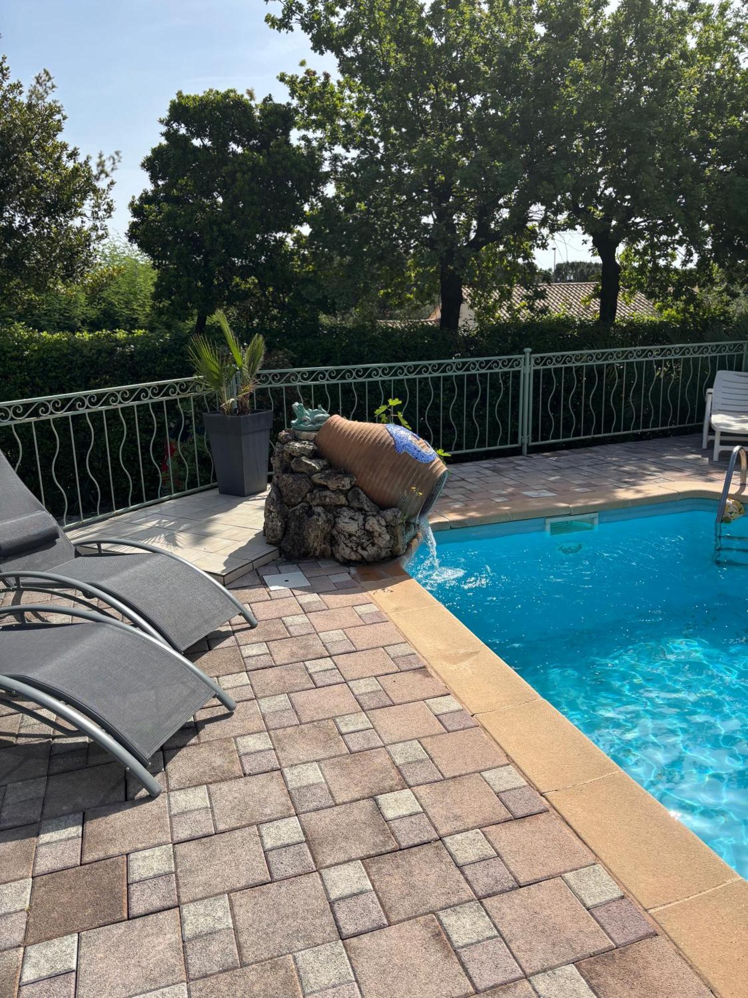 La Cigaliere 1 Charmant T1 Bis Avec Terrasse Dans Villa Sollies-Ville Екстер'єр фото
